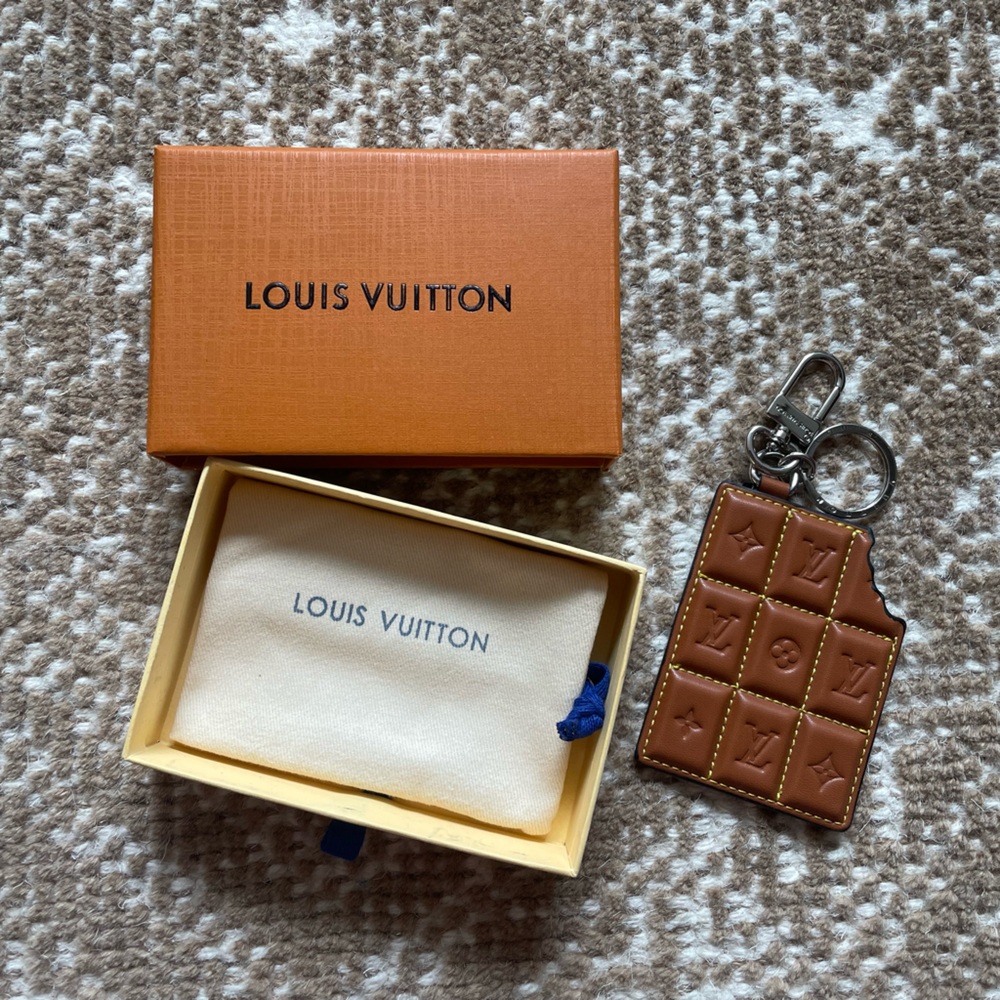 Louis Vuitton Candy Bar Design Brown Leather Key Holder